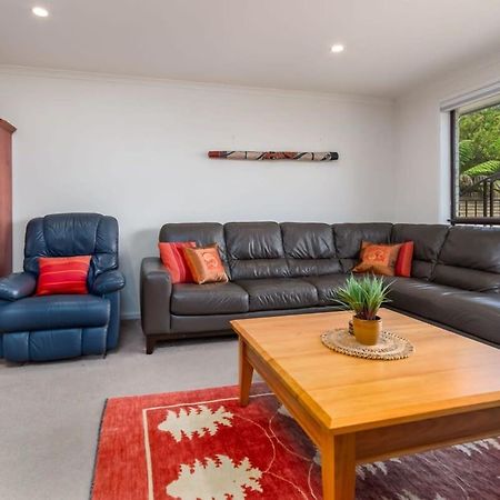 Spacious And Restful Holiday Home With Backyard Weetangerra 외부 사진