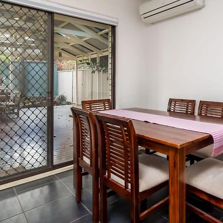 Spacious And Restful Holiday Home With Backyard Weetangerra 외부 사진