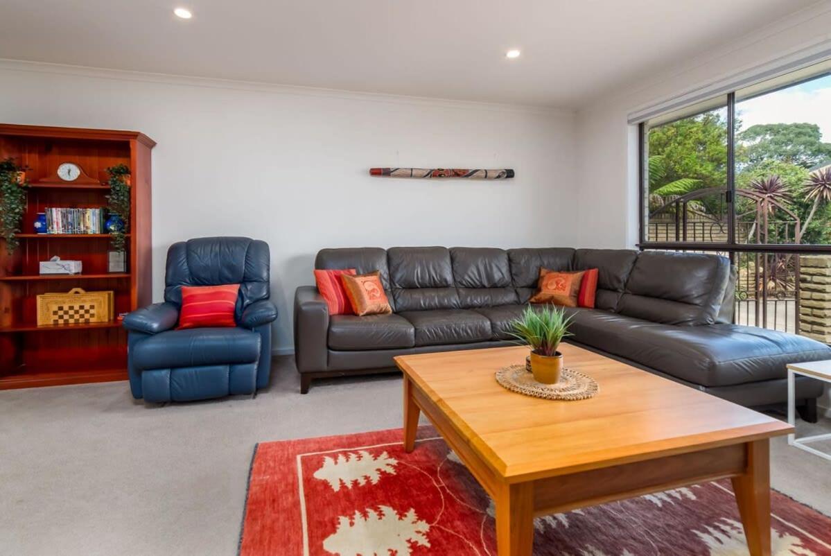 Spacious And Restful Holiday Home With Backyard Weetangerra 외부 사진
